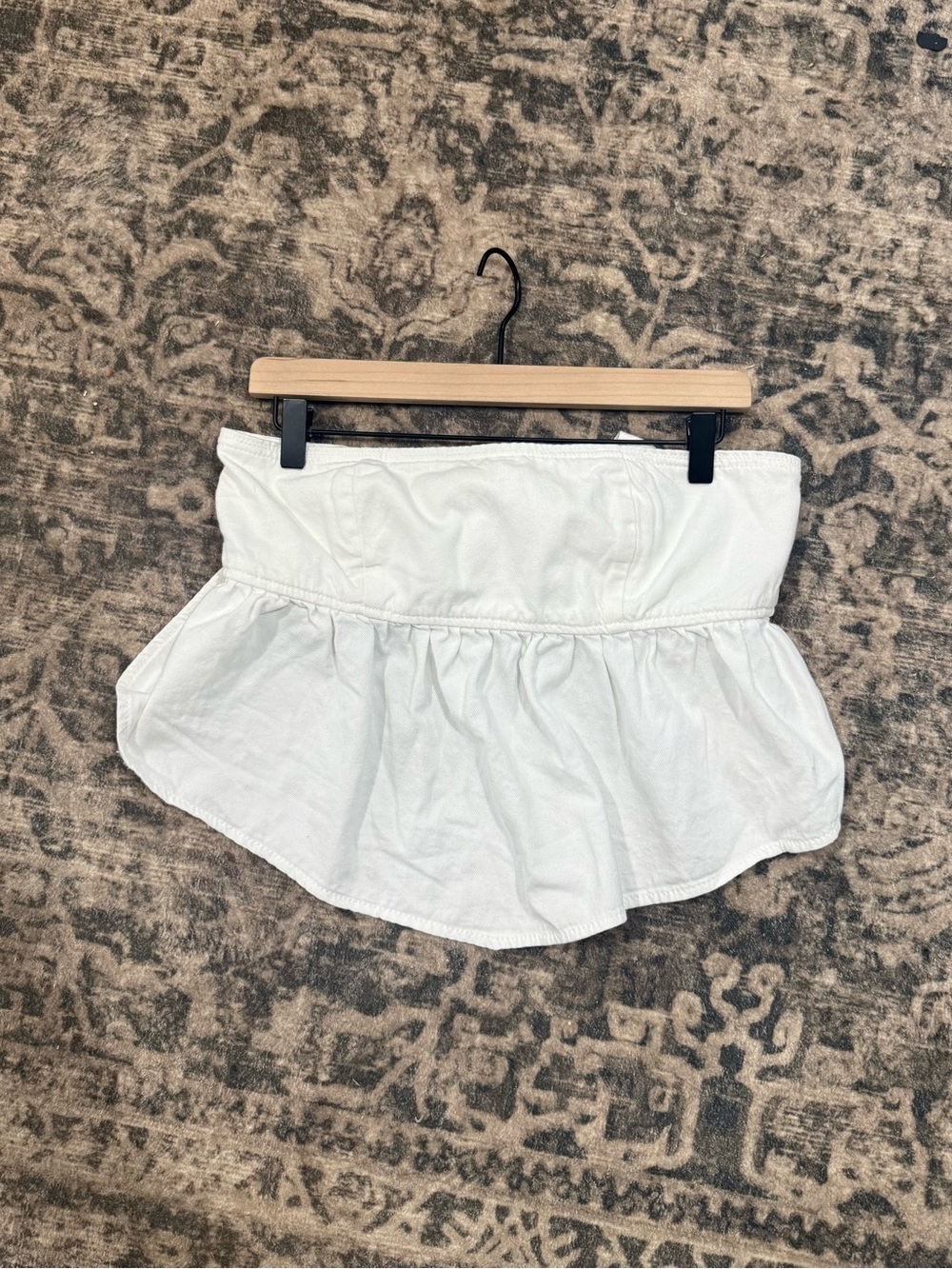 American Eagle White Strapless Peplum Tube Top Size M